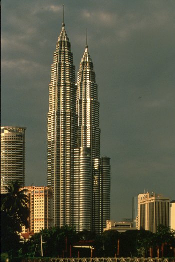 Torres Petronas: 4 aos